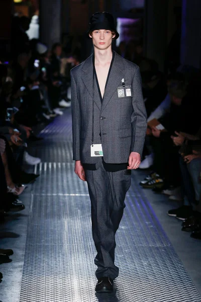 Look 49